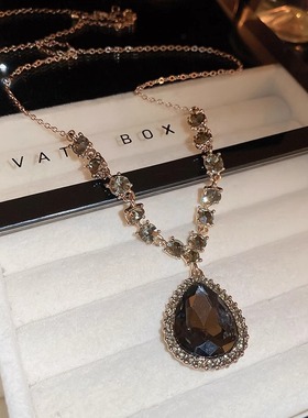 轻奢小众长款灰色水滴项链