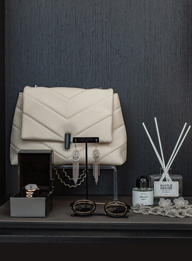 女衣帽间衣服首饰包香薰饰品摆件