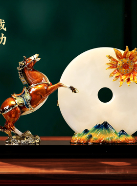 马到成功珐琅彩轻奢桌面祝福摆件