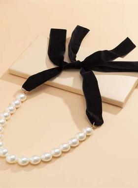 OAmerican fashions are like pearls, blackweed necklaces, hi