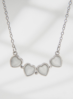 绿色四叶草吊坠磁吸爱心可展开设计感项链时尚气质个性百搭锁骨链