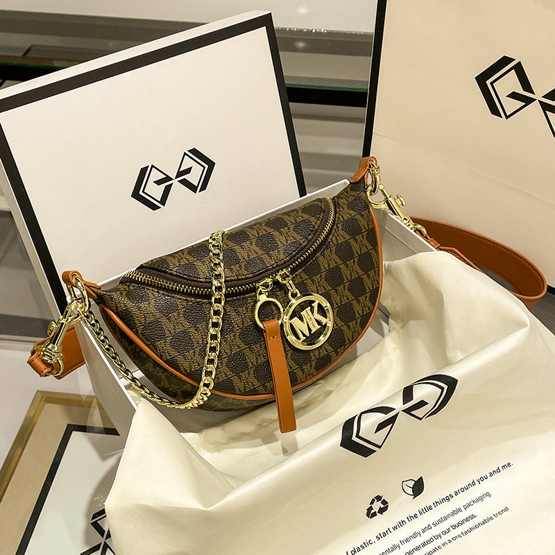 联名magicking mk女夏2021潮饺子包 惠派旗舰女士包袋
