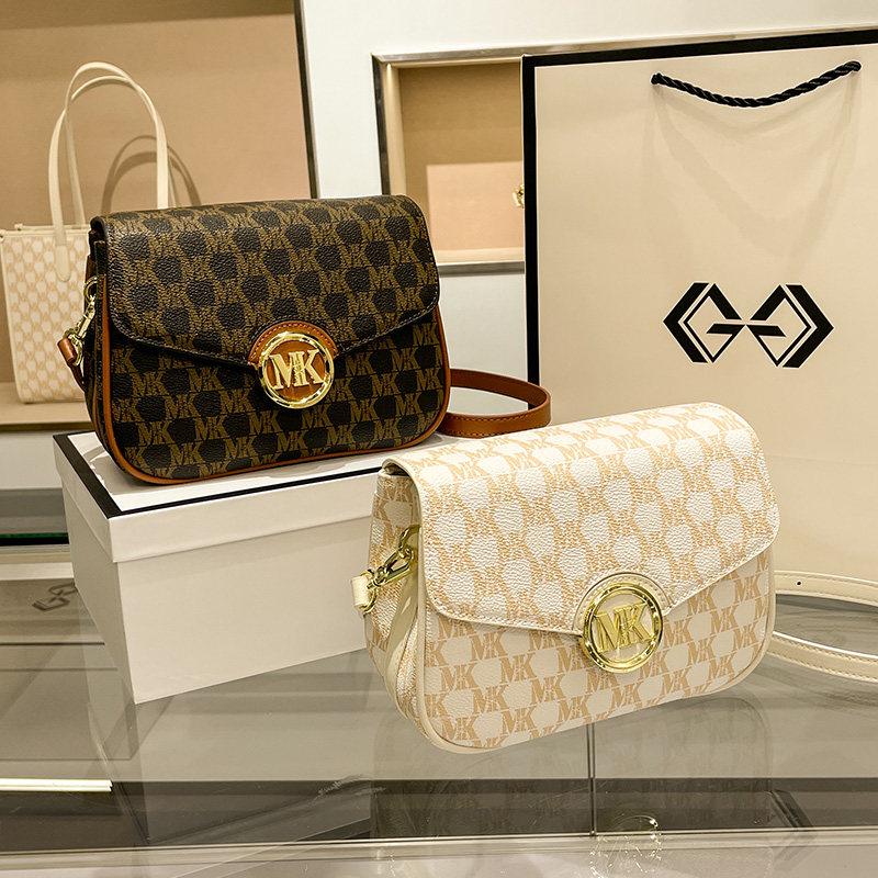 mk 2021新款潮时尚百搭秋冬感斜挎包 惠派旗舰女士包袋
