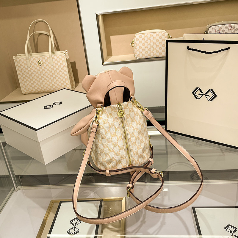 mk 2021新款潮秋冬小众设计双肩包 惠派旗舰双肩背包