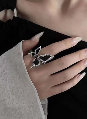 2023 New Fashion Black Liquid Butterfly Ring for Women Punk
