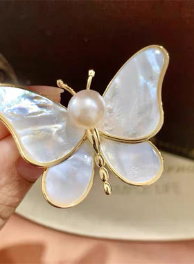 Summer New Butterfly Brooches For Women Charm Pearl Gold