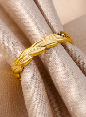 款式新颖戒指品牌见详情