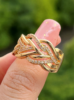 Hot Trend Gold Color Rings for Women Twist Design Luxury