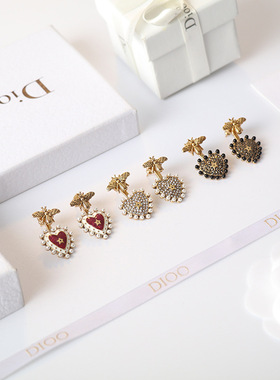 Bee Earrings for Women Beautiful Pearl Heart Shape Stud