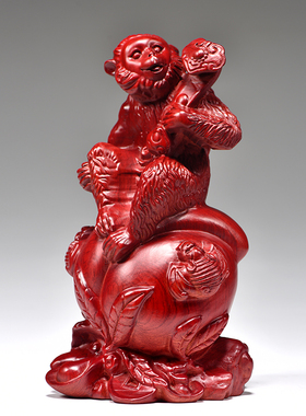 红色木质雕刻生肖猴子摆件实木动物猴工艺品客厅店铺装饰家居送礼