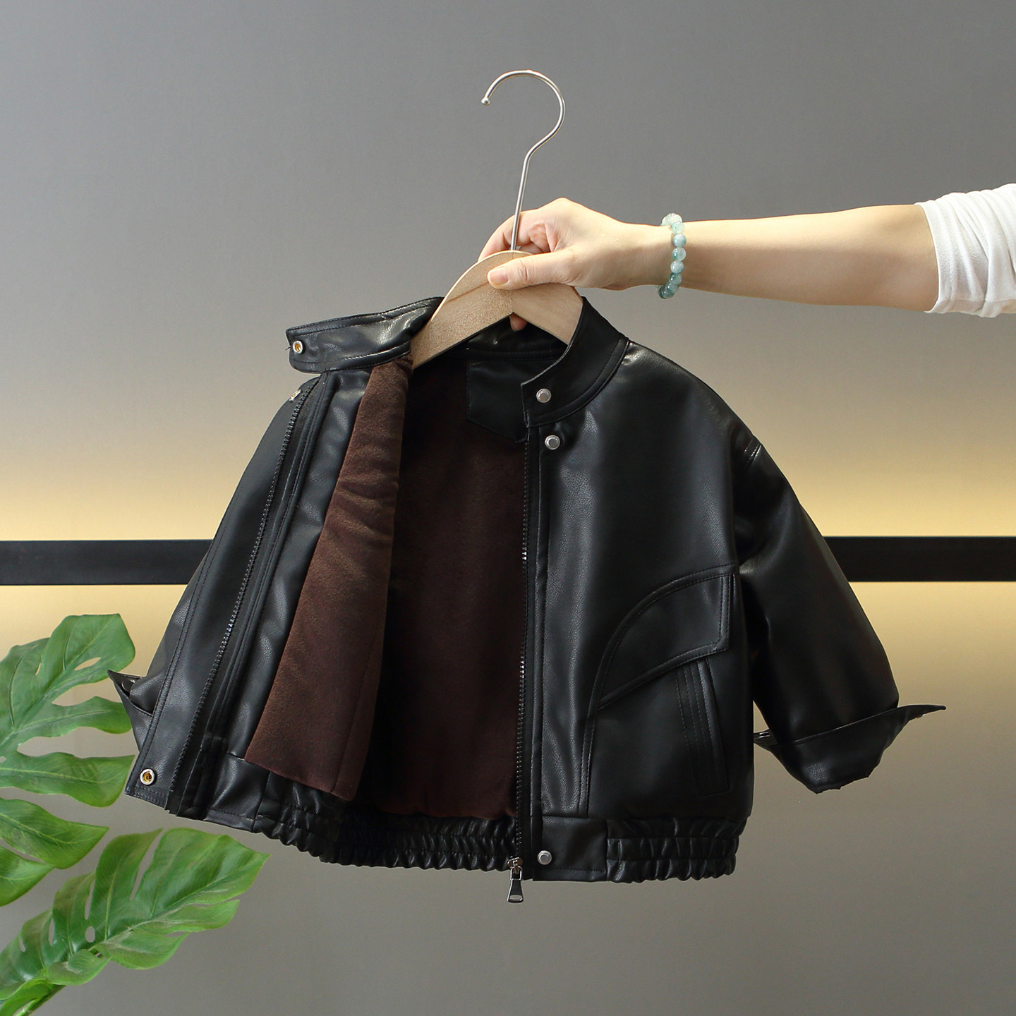 男童冬季皮衣外套2025新款宝宝冬装加绒PU皮上衣儿童洋气时髦夹克,淘宝优惠券,粉丝福利购,淘宝优惠卷