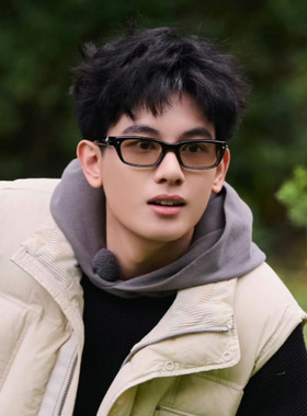 王安宇同款方形墨镜黑色框高级感