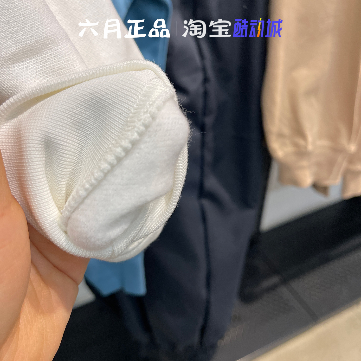 NIKE耐克小勾外套女运动休闲加绒保暖连帽长袖夹克 DD5635-133 - 图2