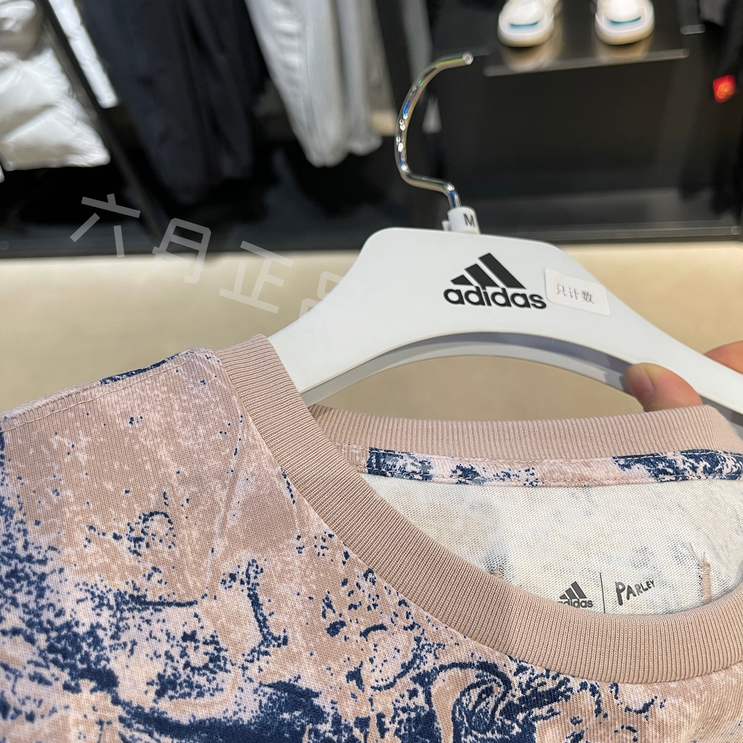 ADIDAS阿迪达斯男子23新款短袖运动休闲圆领透气半袖T恤 HR6976-图1