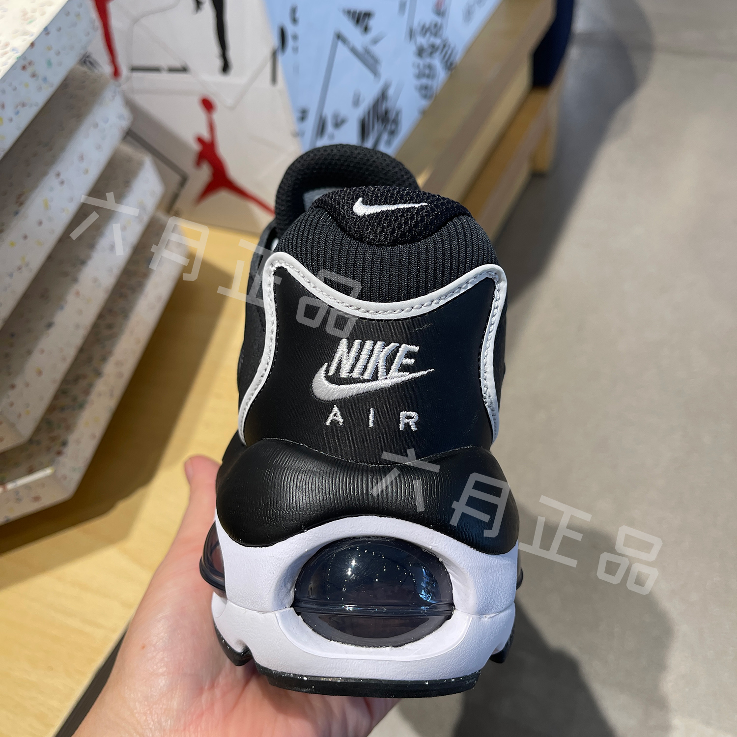 NIKE耐克男子低帮防滑休闲运动鞋气垫运动缓震跑步鞋 DQ3984-001 - 图1