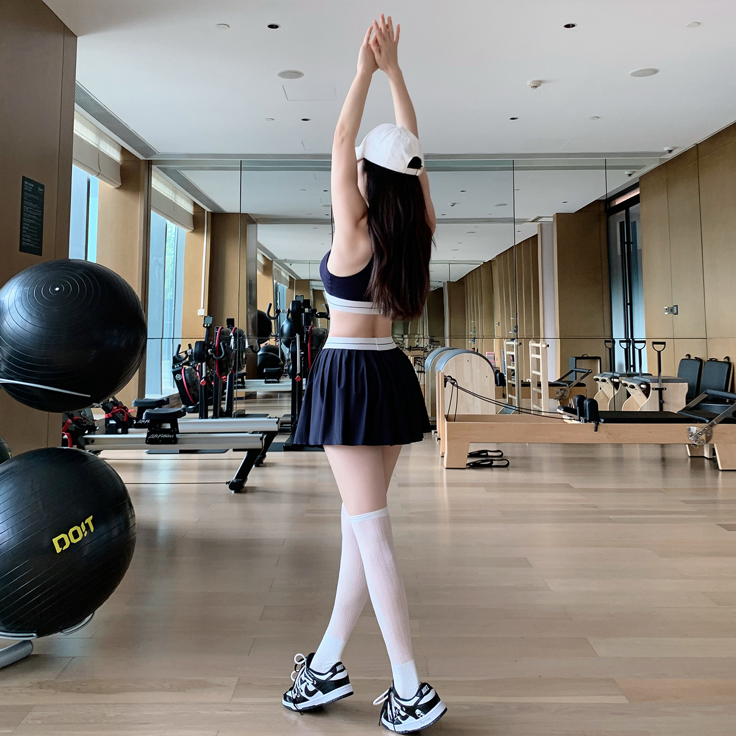 Byurun新款不对称裙摆运动半身短裙薄款高腰羽毛球训练速干百褶裙,淘宝优惠券,粉丝福利购,淘宝优惠卷