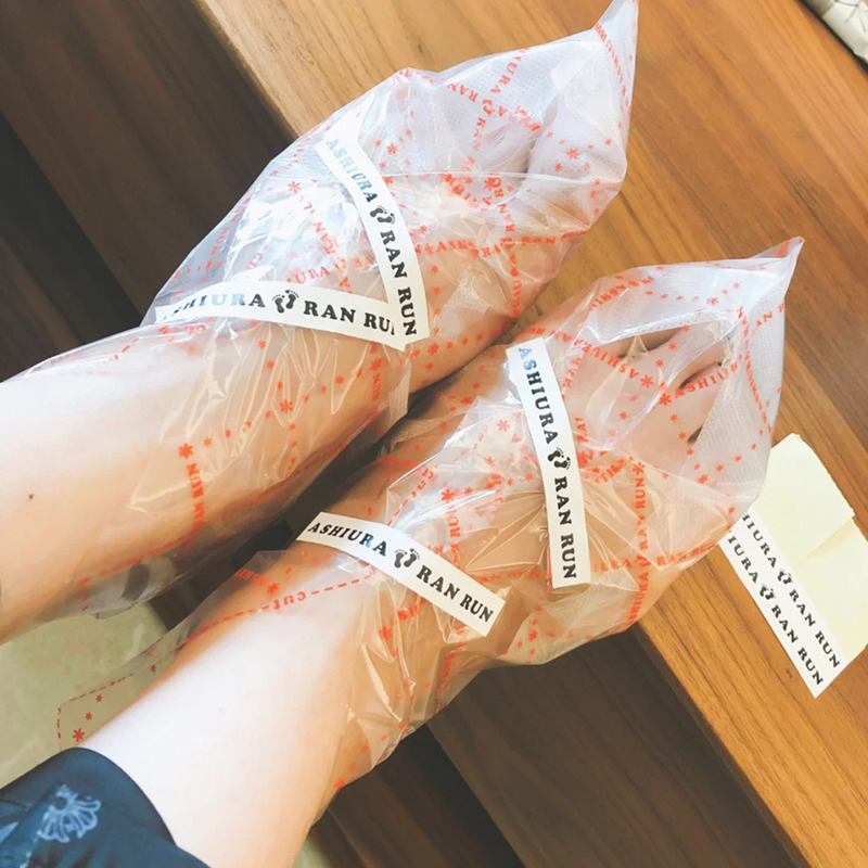 日本马油脚部脱皮足膜嫩白保湿脚膜去死皮老茧去角质蜕皮林允同款 极乐鸟日本专业代购 淘优券