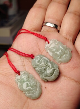 特小号天然翡翠a货玉生肖鼠龙马羊猴鸡豆绿玉吊坠属相项链儿童