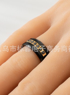 现货8mm宽电镀黑色间金镶嵌锆石男士钨钢戒指美码