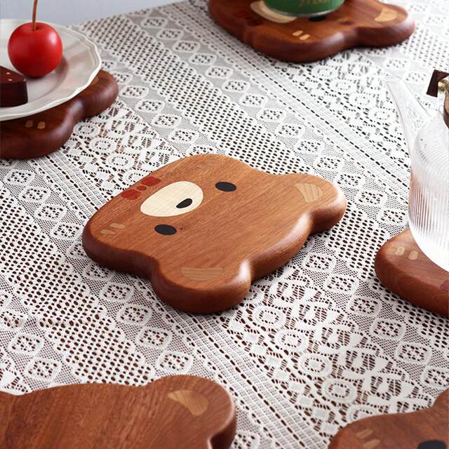 Little Panda Solid Wood Cute Dining Table Insulation Mat
