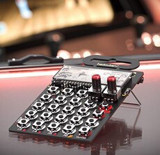 Аналоговый синтезатор teenage po-133 街头霸王 street