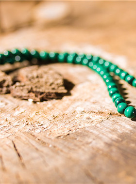 天然孔雀石短款女水晶妻子幸福石