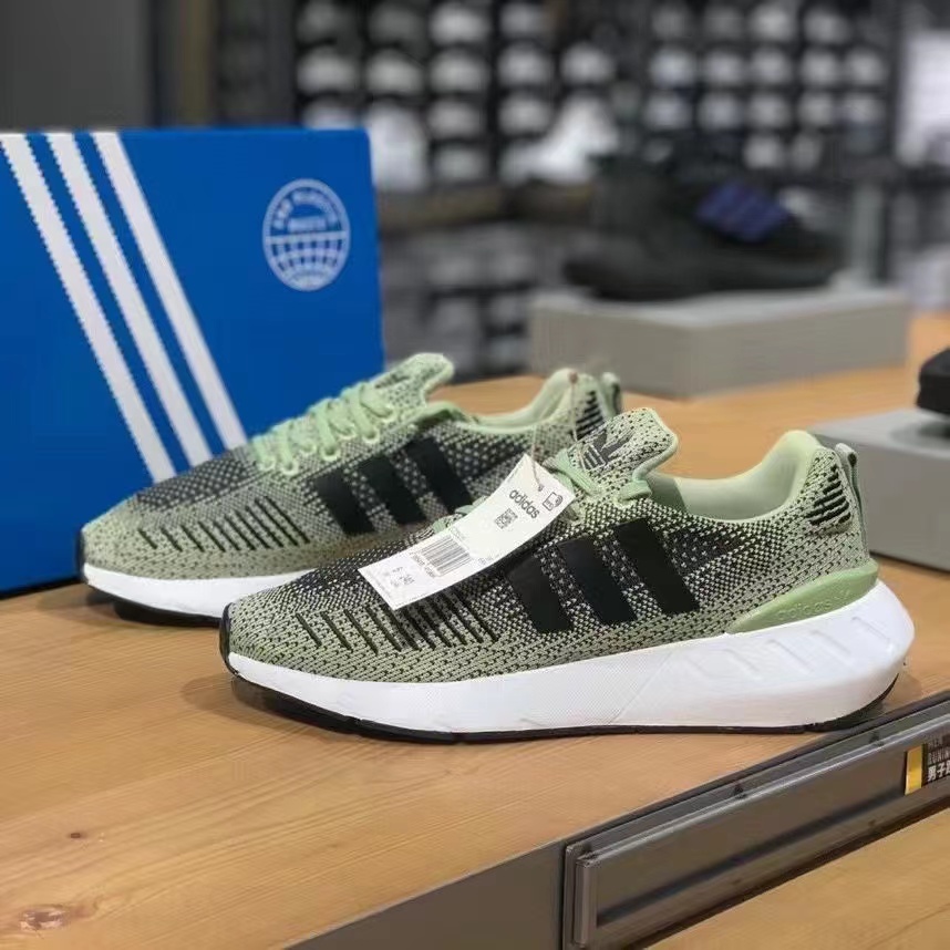 adidas三叶草男鞋SWIFT RUN 22轻便透气防滑运动休闲跑步鞋GZ3505