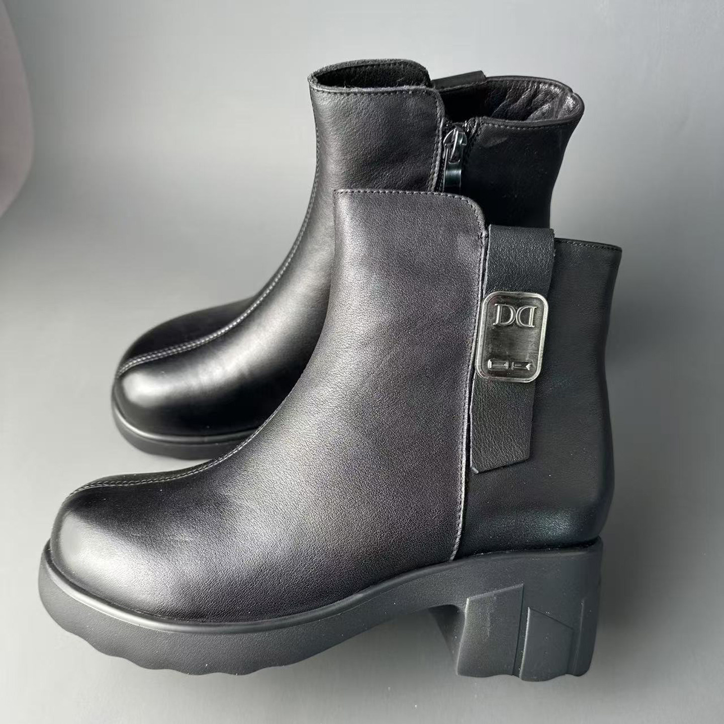 英伦风真皮切尔西短靴女冬季中跟百搭时尚保暖靴金属女士切尔西靴,淘宝优惠券,粉丝福利购,淘宝优惠卷