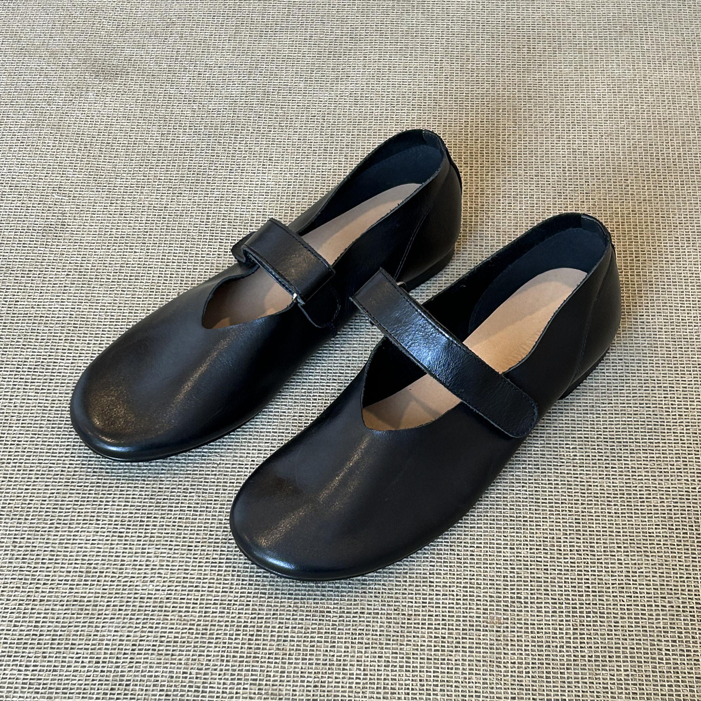 软趴趴巨舒适~头层牛皮魔术贴芭蕾单鞋女大码43圆头平底玛丽珍鞋,淘宝优惠券,粉丝福利购,淘宝优惠卷