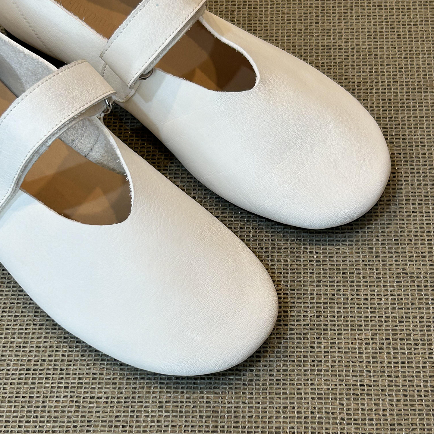 软趴趴巨舒适~头层牛皮魔术贴芭蕾单鞋女大码43圆头平底玛丽珍鞋,淘宝优惠券,粉丝福利购,淘宝优惠卷