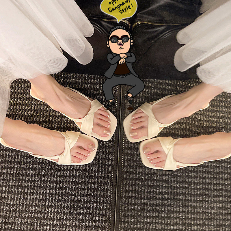 2025夏季外穿气质粗跟凉拖鞋交叉绑带法式海边沙滩鞋配裙子女凉鞋,淘宝优惠券,粉丝福利购,淘宝优惠卷