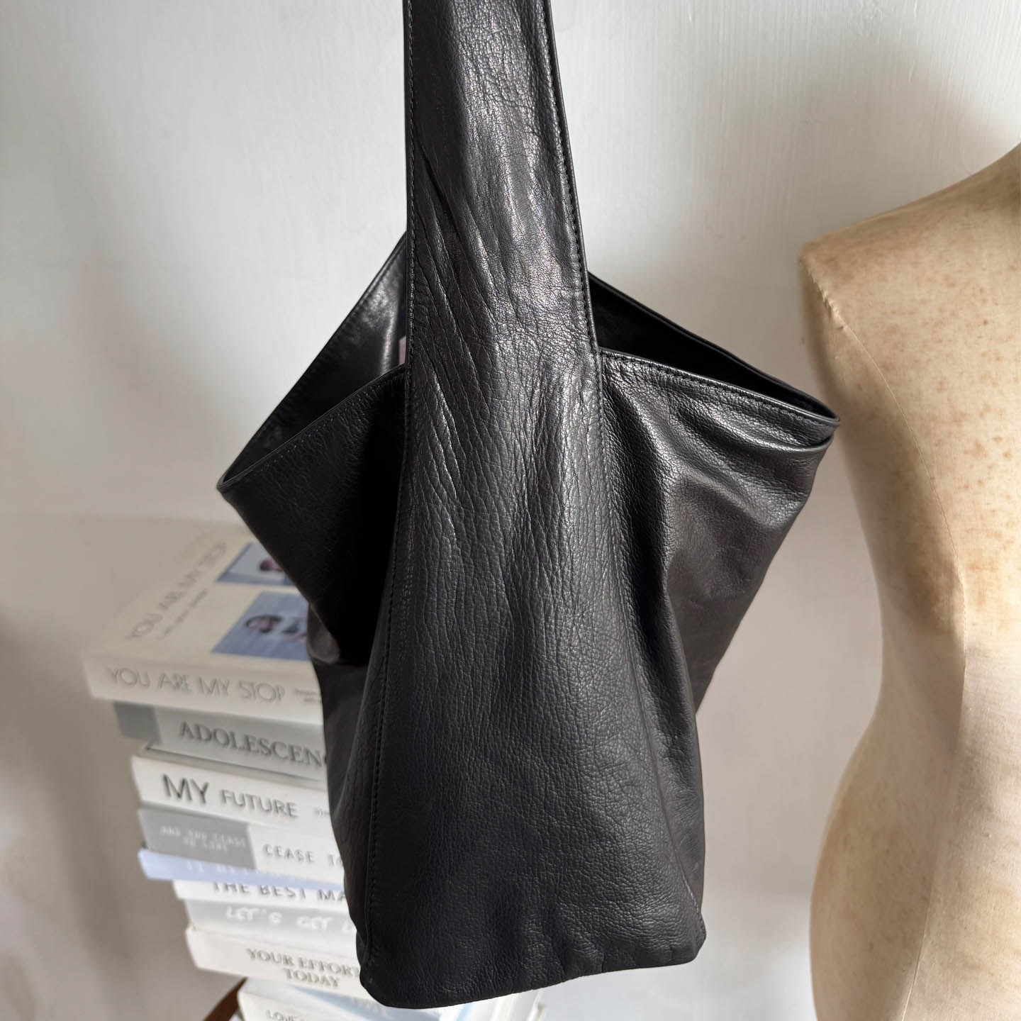 2025新款真皮女包~褶皱油蜡头层牛皮腋下托特包大容量时尚单肩包,淘宝优惠券,粉丝福利购,淘宝优惠卷