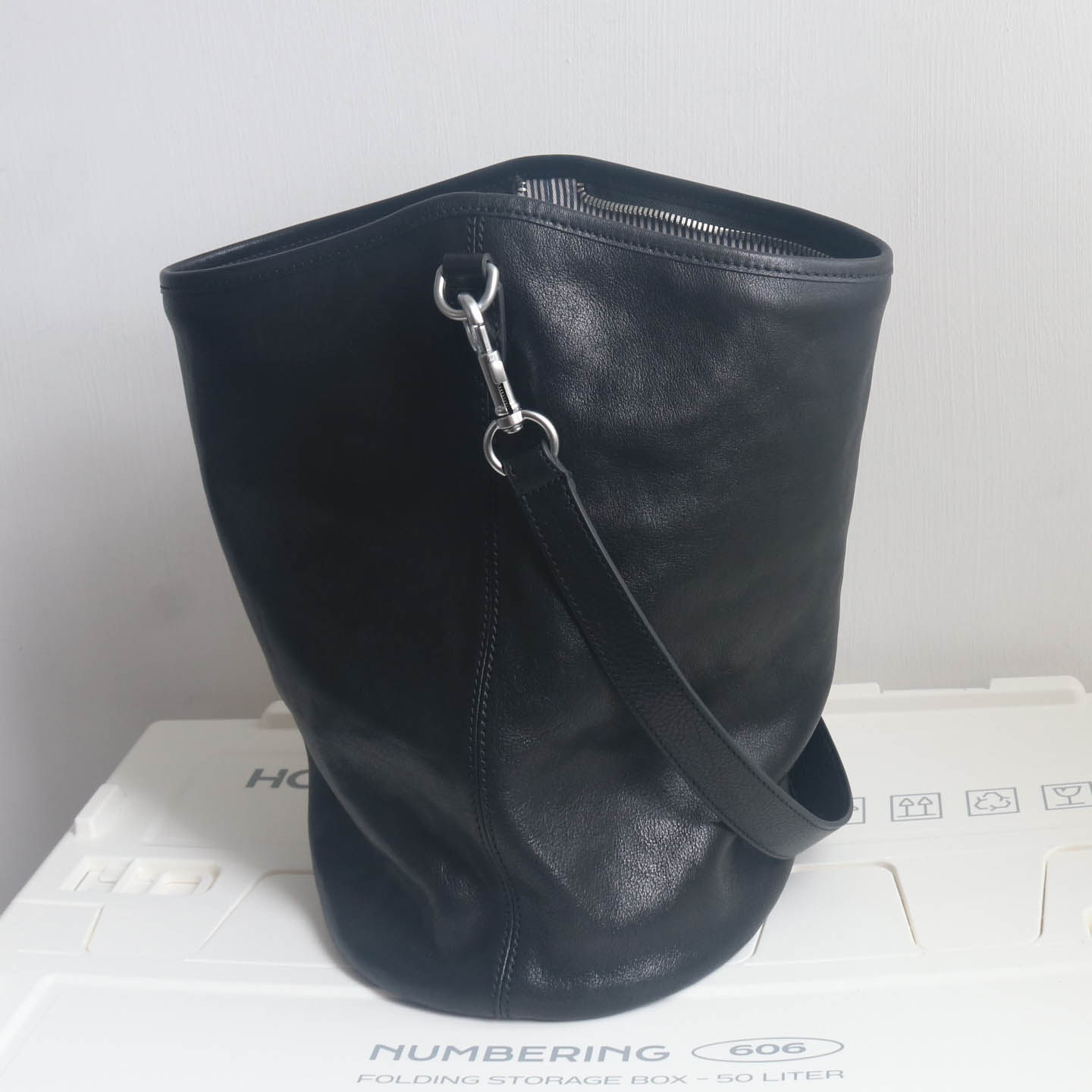 2025新款真皮女包~休闲时尚百搭单肩包斜挎包植糅头层牛皮水桶包,淘宝优惠券,粉丝福利购,淘宝优惠卷