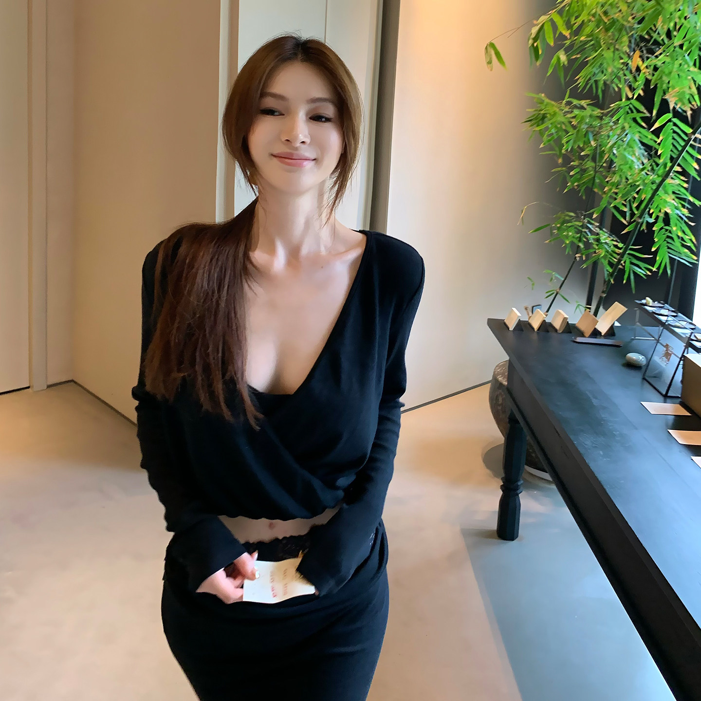 Lienni2025冬季新款假两件镂空露背上衣女拼接蕾丝针织半身裙套装,淘宝优惠券,粉丝福利购,淘宝优惠卷