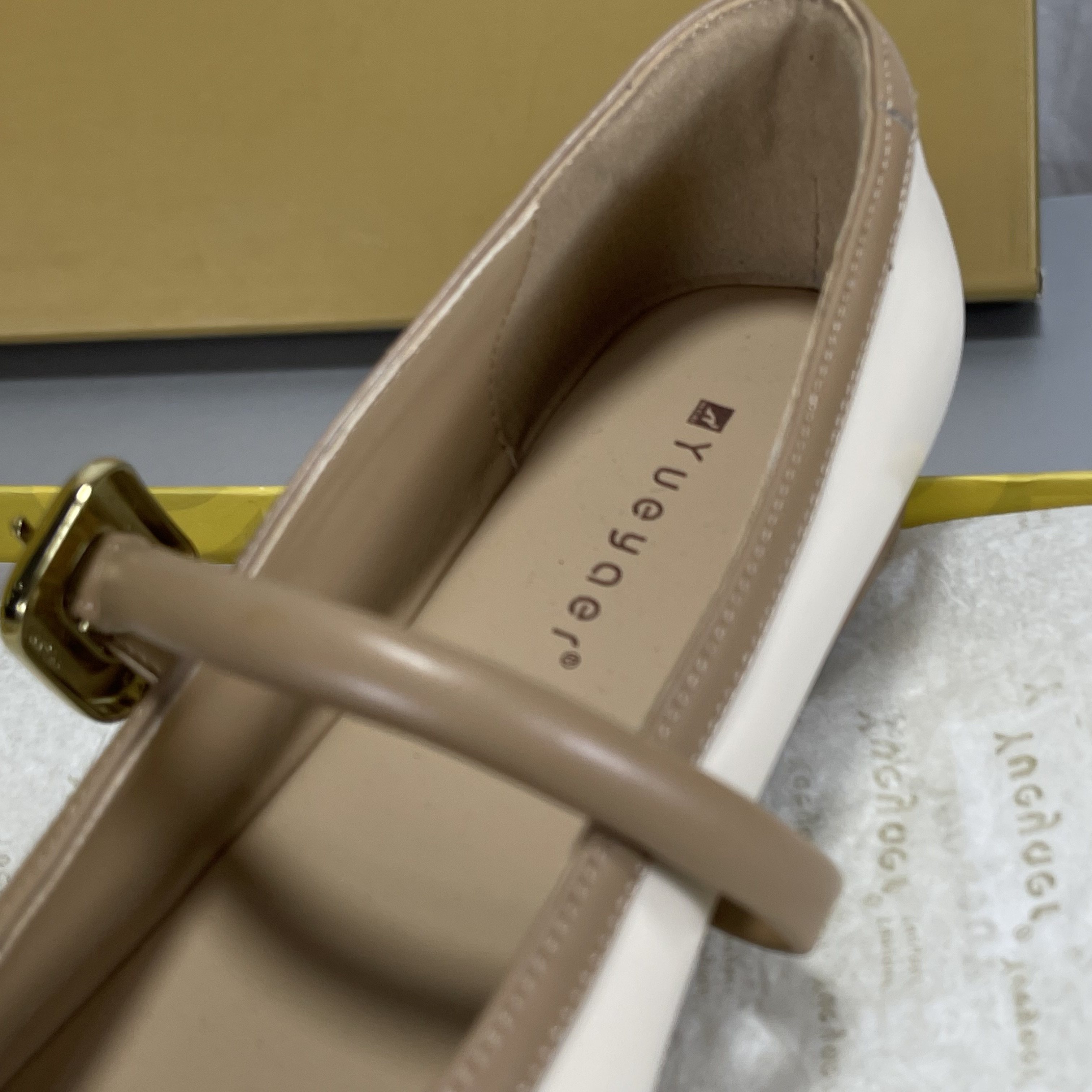 月芽儿撤柜断码真皮女鞋小香风玛丽珍鞋春一字扣平底浅口圆头单鞋,淘宝优惠券,粉丝福利购,淘宝优惠卷