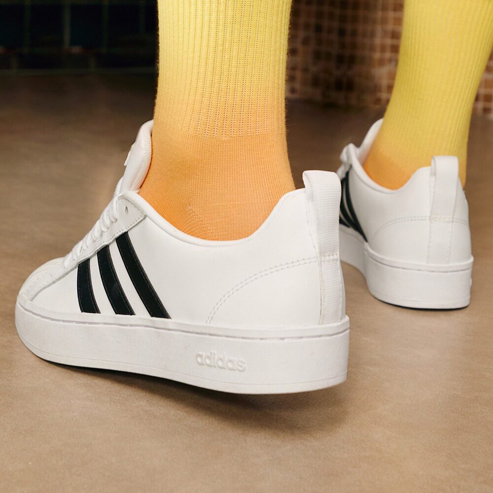  adidas板鞋