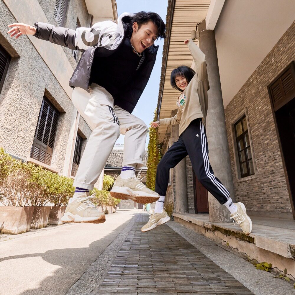  adidas板鞋/休闲鞋