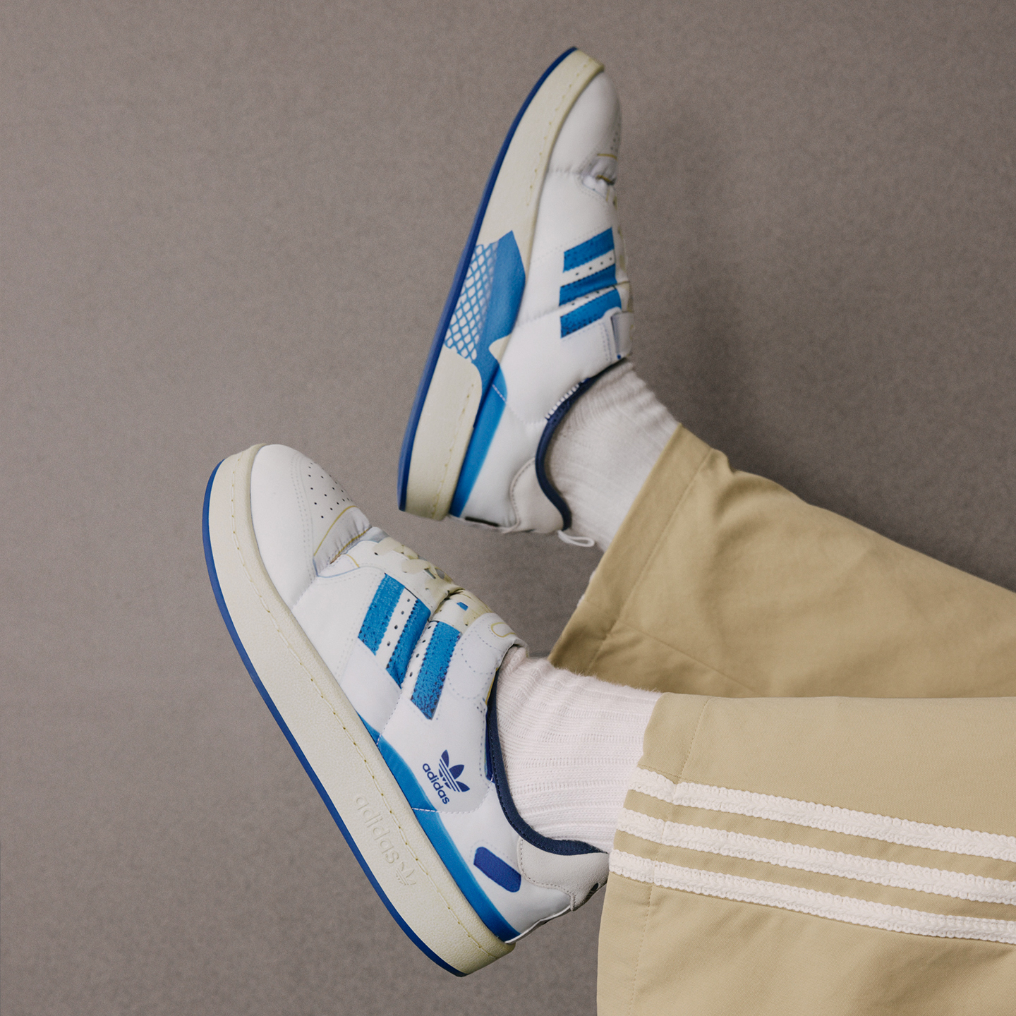 【李佳琦直播间时尚节付定金】adidas阿迪达斯三叶草面包鞋PUFFY