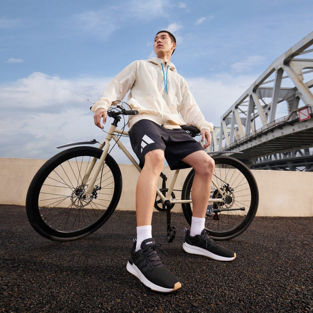  adidas板鞋/休闲鞋
