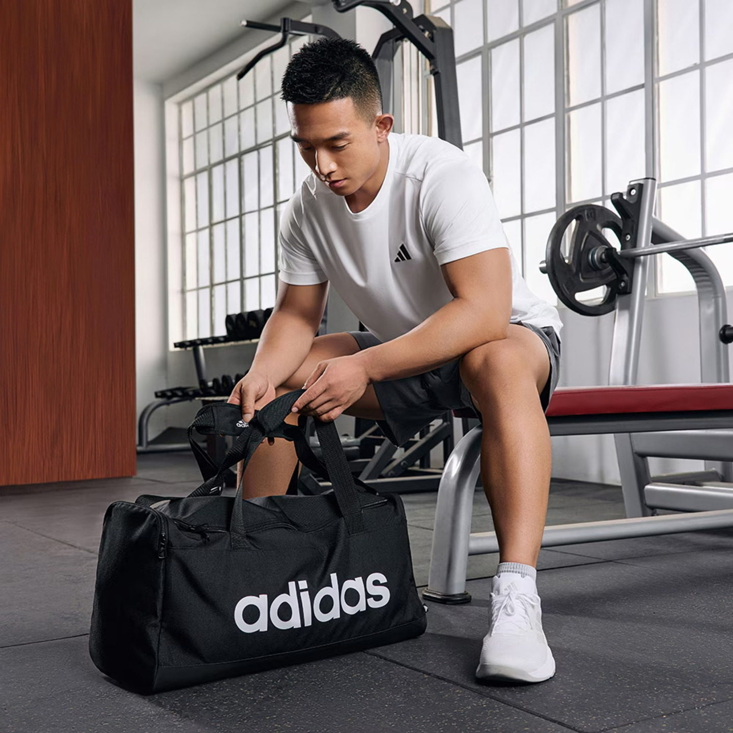 速干舒适运动健身上衣圆领短袖T恤男夏季新款adidas阿迪达斯