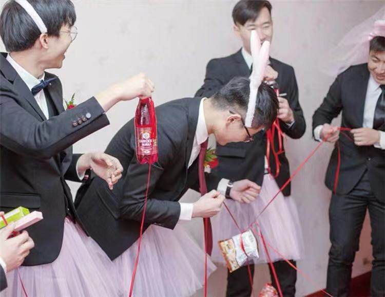 接亲堵门整蛊新郎伴郎游戏道具抽红绳拦门通关牵线红绳红丝带创意,淘宝优惠券,粉丝福利购,淘宝优惠卷