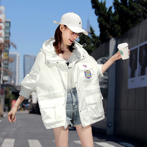 衣饰馨语夏装新款甜美休闲连帽肩章贴标立体多口袋廓形风衣防晒衫