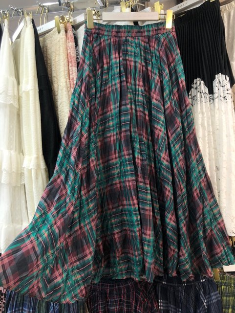 Forest style age-reducing pleated plaid long skirt with big swing