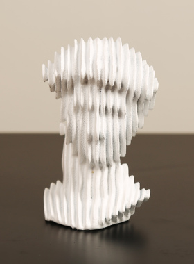 简约现代树脂抽象人物造型雕塑