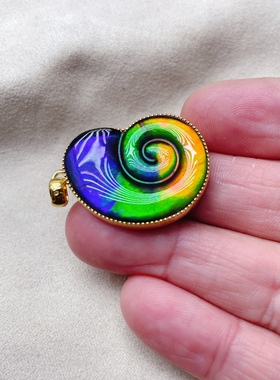 加拿大斑彩石大号宇宙密码螺吊坠