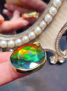 天然加拿大斑彩石大卫星吊坠