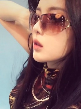 杨超越同款无框古早千禧风镶钻方框太阳眼镜男女茶色墨镜高级感潮