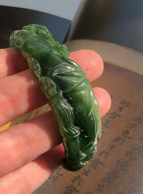 和田碧玉籽料满绿镂空手镯手牌