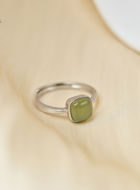 东海世家和田玉晴水小方糖戒指