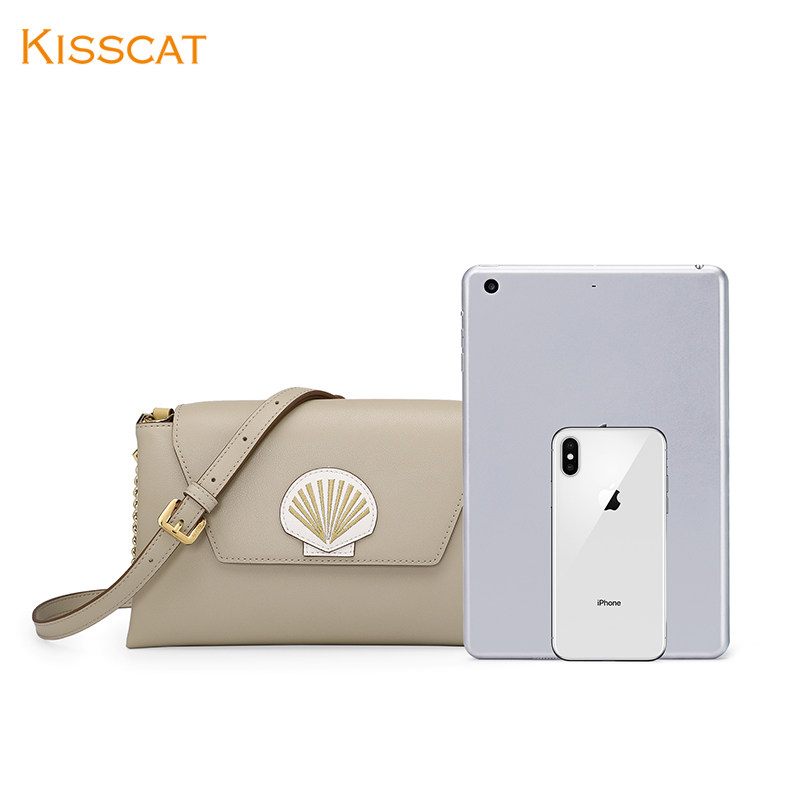 接吻猫2020夏季新款贝壳装饰斜挎包 kisscat女士包袋